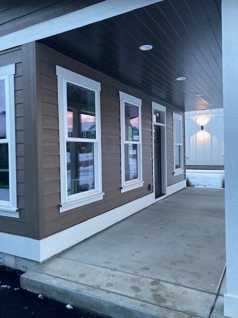 front porch - 3432 N Blaze Loop Unit Main house