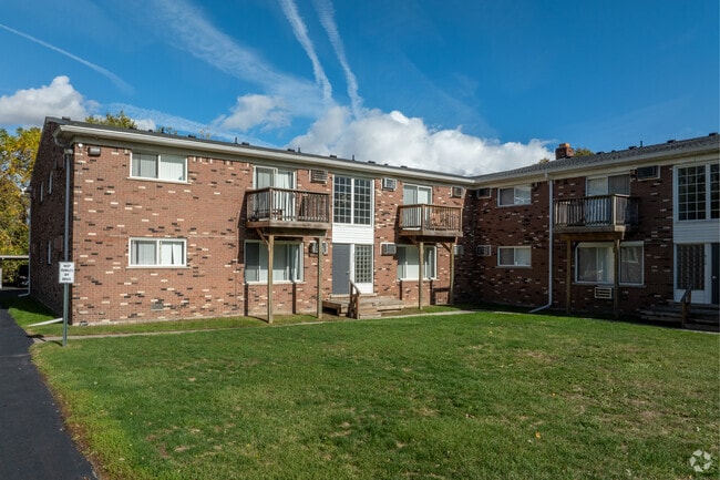 BBQ Area - Montie Park Apartments