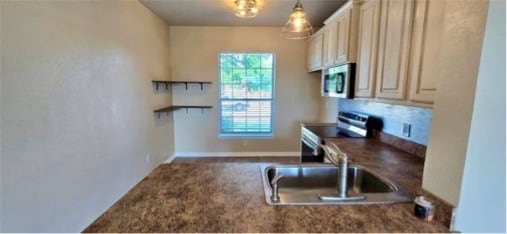 Photo - 107 Creekside Dr