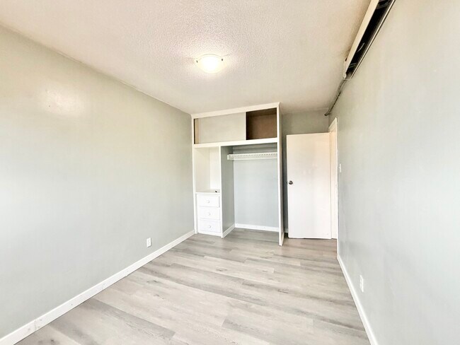 Photo - 2 BED - 1 BATH - APARTMENT - LONDON Unité 1