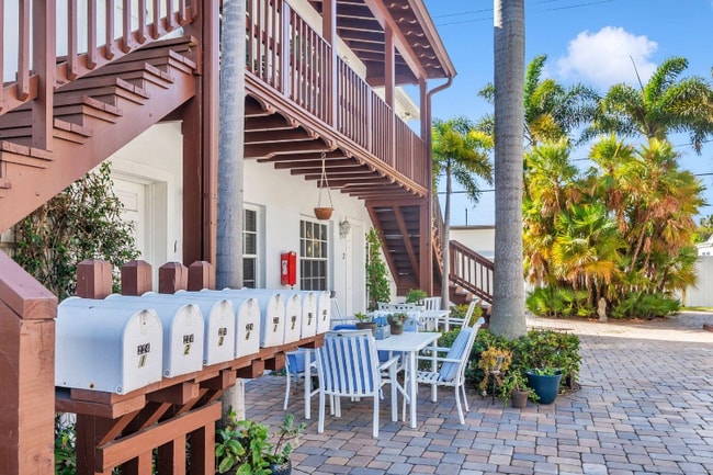 Photo - 224 Conniston Rd Unit 2