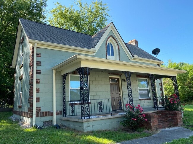 Building Photo - COMING SOON: HOUSE FOR RENT!