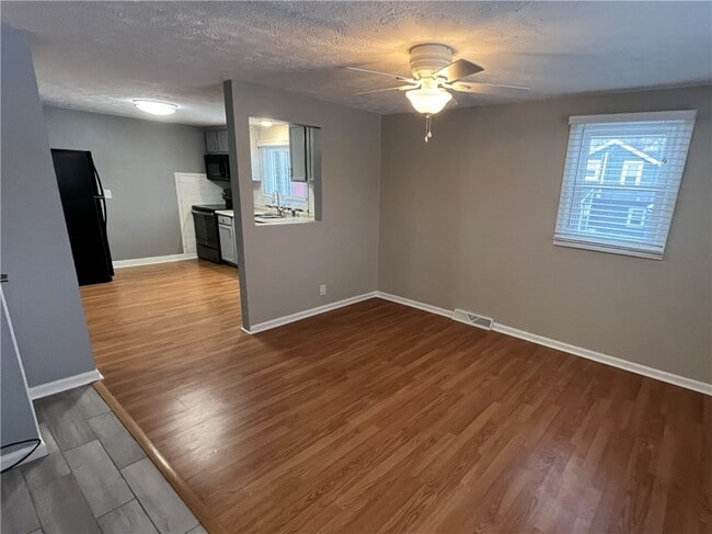 Photo - 898 Ridge Rd