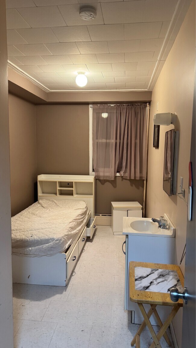 Photo - 3741 Rue Principale Unité 2