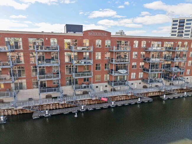 Photo - 130 S Water St