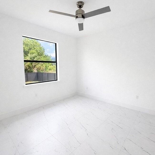 Photo - 2416 Xelda Ave N