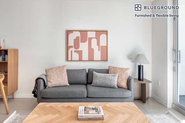 Photo - 7525 E Treasure Dr Unit FL1-ID55