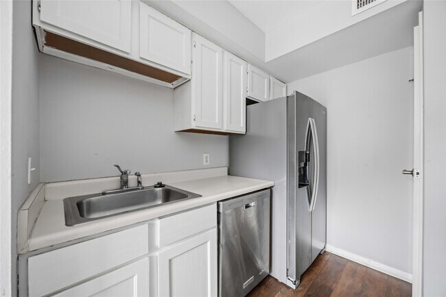 6201 Beverly Hill St Unit 30