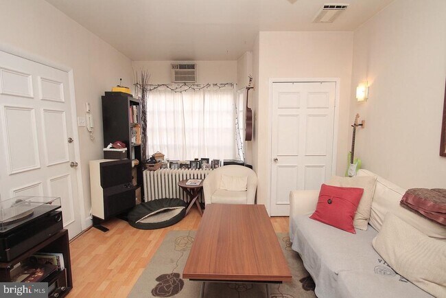 Photo - 511 S 17th St Unit 1