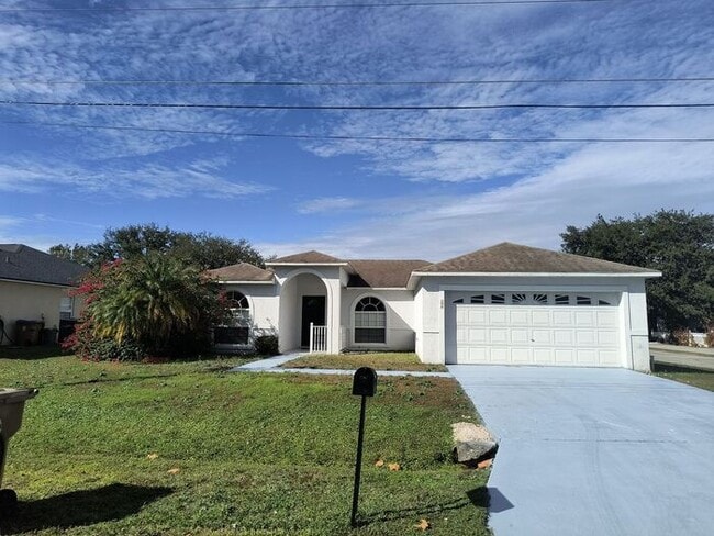 Photo - Single Family Home in Poinciana, FREE RENT!!!!