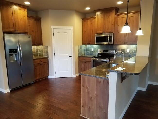 Photo - 3532 Hepburn St NE