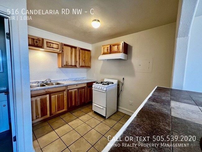Photo - 516 Candelaria Rd NW Unit C