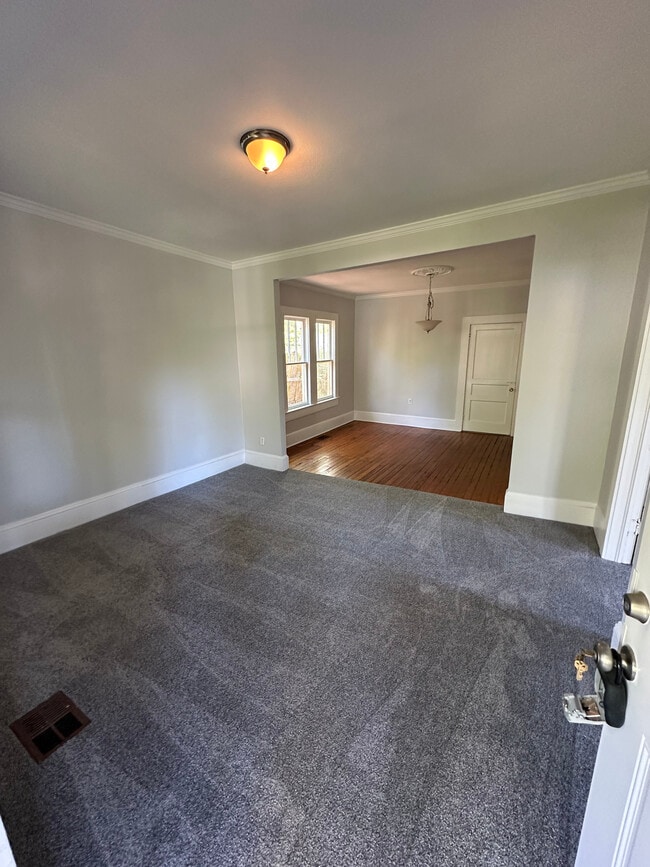Photo - 1727 Pennington Pl SE