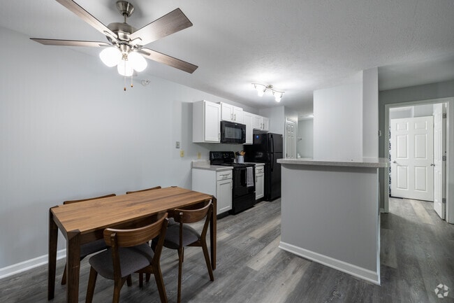 1HAB, 1BA - 930 ft² - Comedor - Valley View Estates