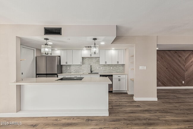 Photo - 10838 N 32nd Ln