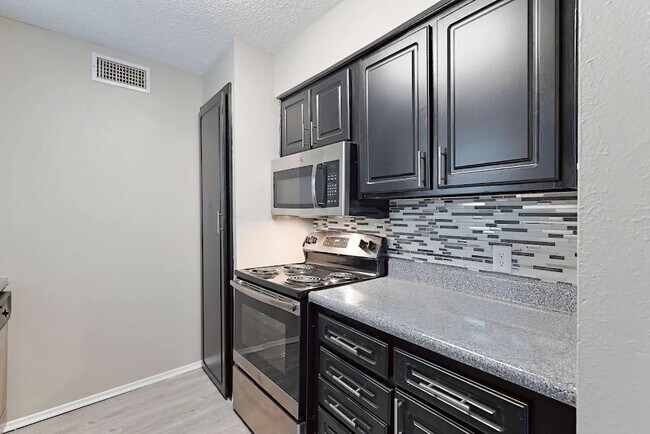 Photo - 531 Bedford Rd Unidad 112