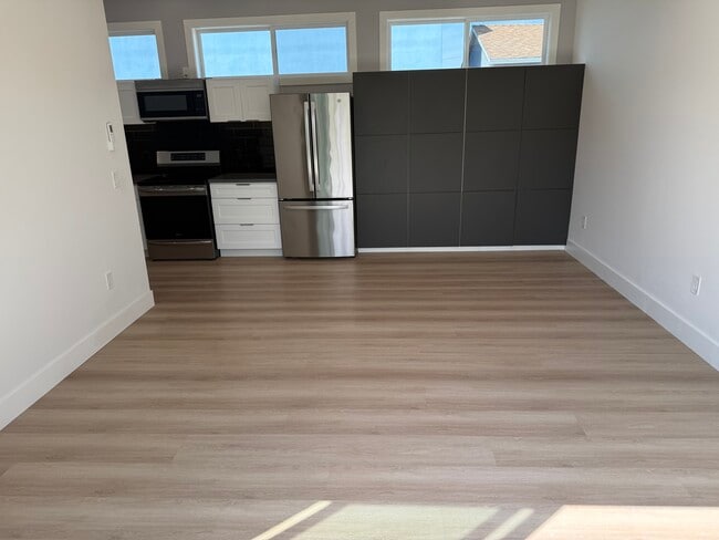 Photo - 13529 S Raymond Ave