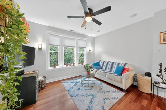 Photo - 2578 W Lyndale St Unidad 2