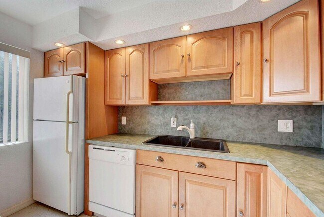 Building Photo - 4838 Esedra Ct Unit 201