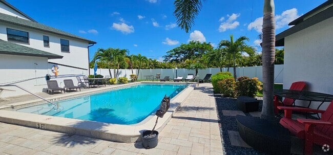 Building Photo - 1429 Cape Coral Pky W Unit #5 Rental