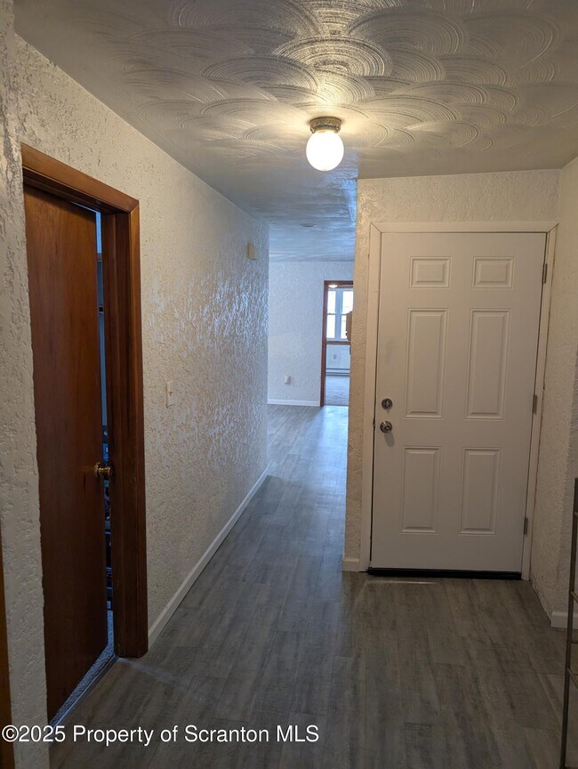 Photo - 118 1/2 Broad St