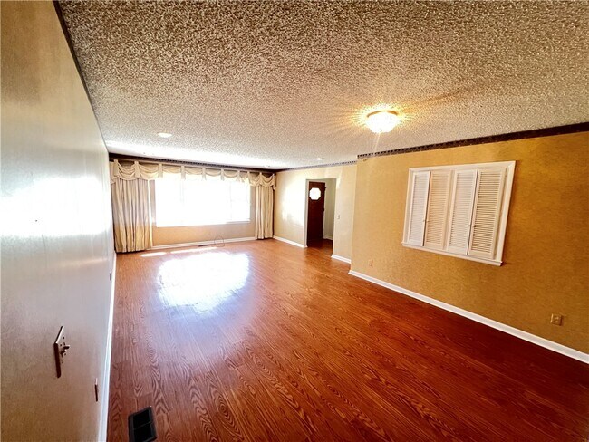 Photo - 1402 Westwood Ave