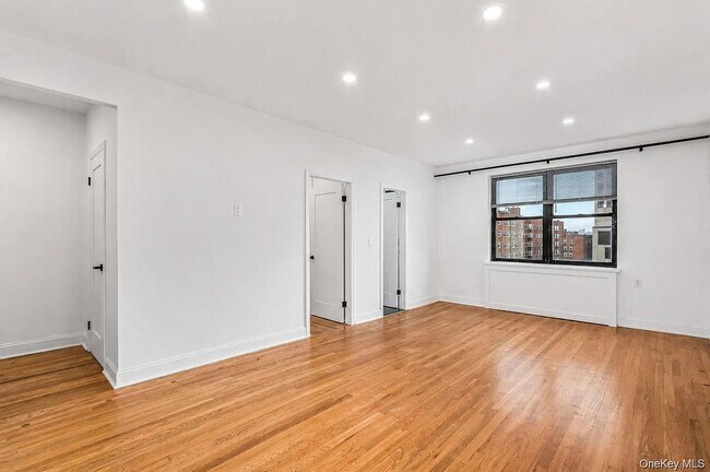 Photo - 98-76 Queens Blvd Unit 6L
