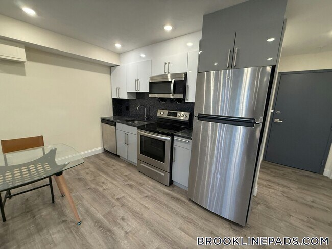 1028 Commonwealth Ave Unit 404