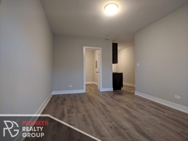Photo - 713 W Brompton Ave Apartments Unit 701-709-39