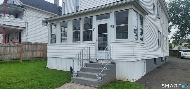51-53-53 Bodwell St Unit 1