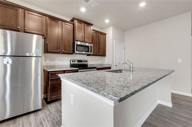 Photo - 2106 Irvin Ct