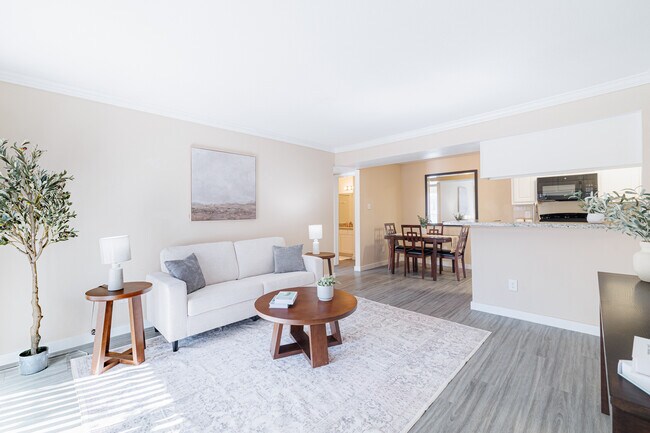 Photo - Welcome Home to Comfort and Convenience 2/2 Unit 7ALM