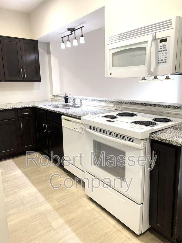 Photo - 2745 Grinstead Dr Unit 106