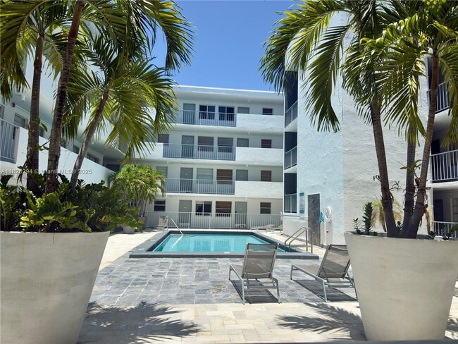 Building Photo - 1610 Lenox Ave. Unit 215 Rental