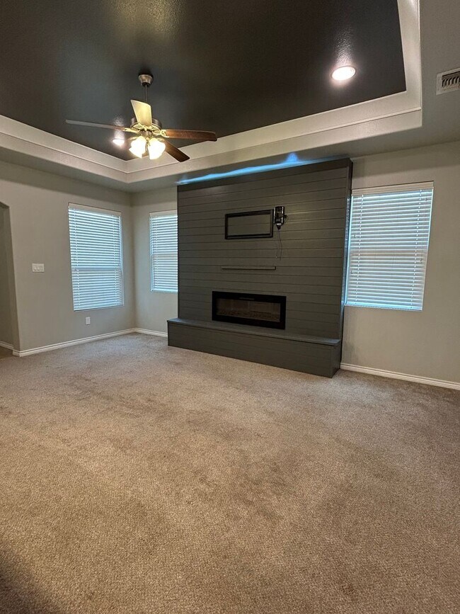 Photo - Beautiful Home is Desert Ridge