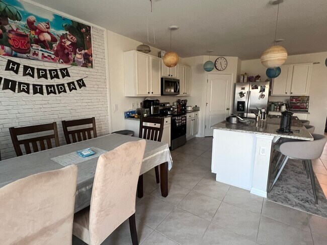 Photo - 5358 Douglas Fir Dr