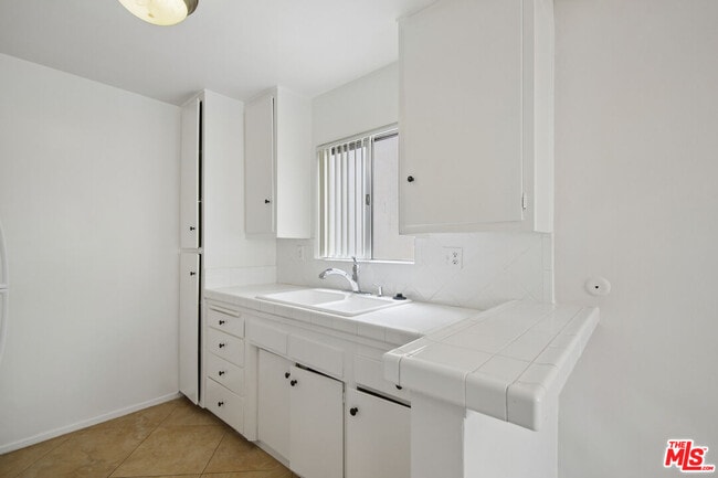 Photo - 7540 Hampton Ave Unit 206