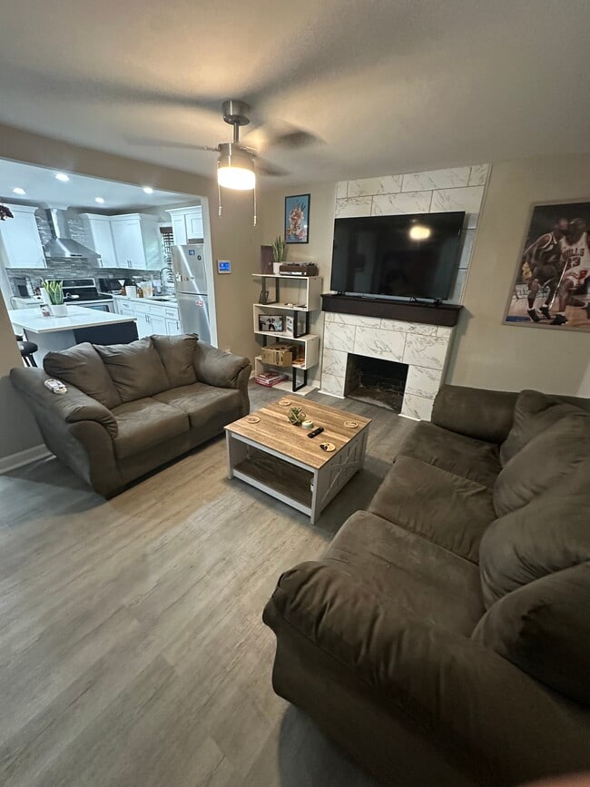 Photo - 2025 Detroit Ave NW