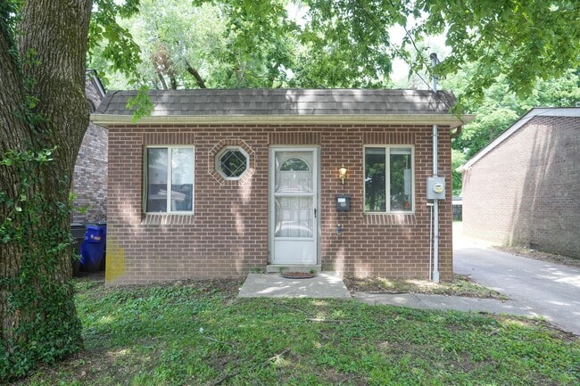Building Photo - 729 Golfview Dr