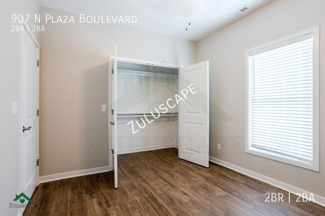 Photo - 907 North Plaza Drive