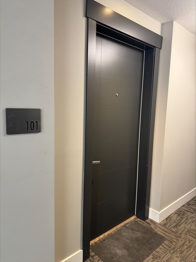 Photo - 2242-2242 Whatcom Rd