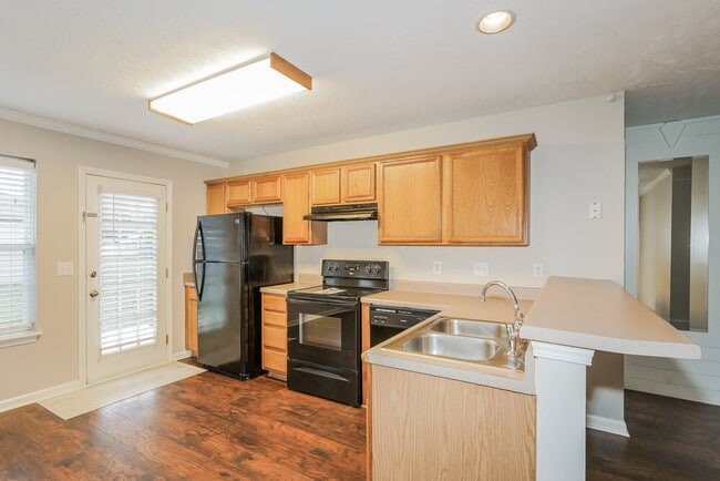 Photo - 897 Lavergne Ln