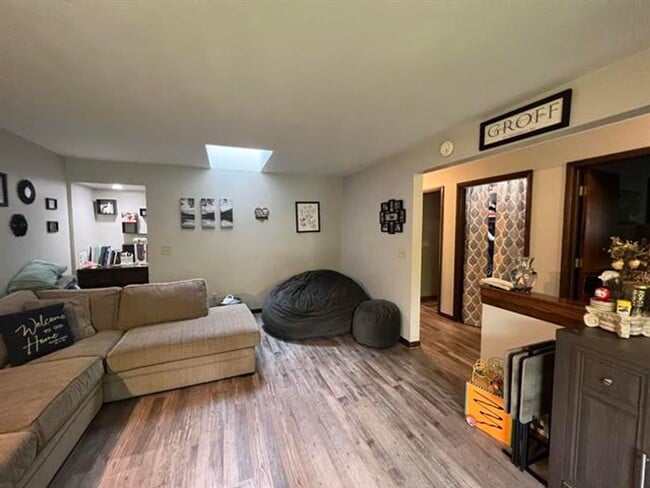 Photo - 1243-1245 Grove St Unit 1243