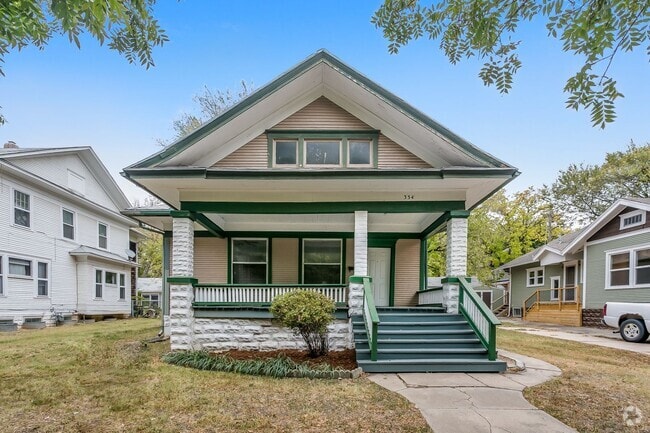 Building Photo - Affordable, spacious and charming - the pe... Rental