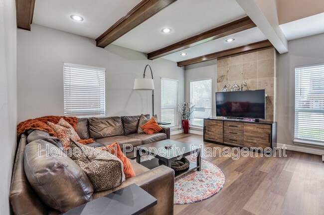 Photo - 552 Josephine St