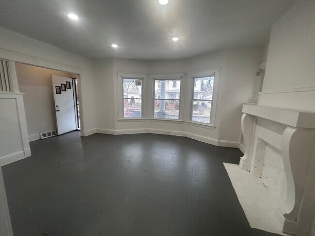 Photo - 12206 Locke Ave Unit Side