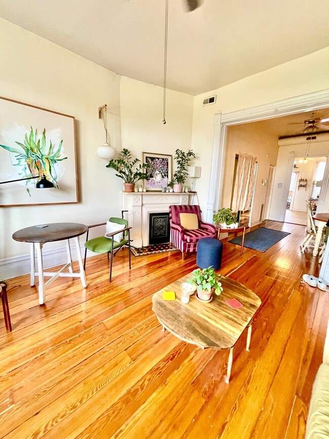 Photo - 1041 W Grand Ave Unit 3rd Floor