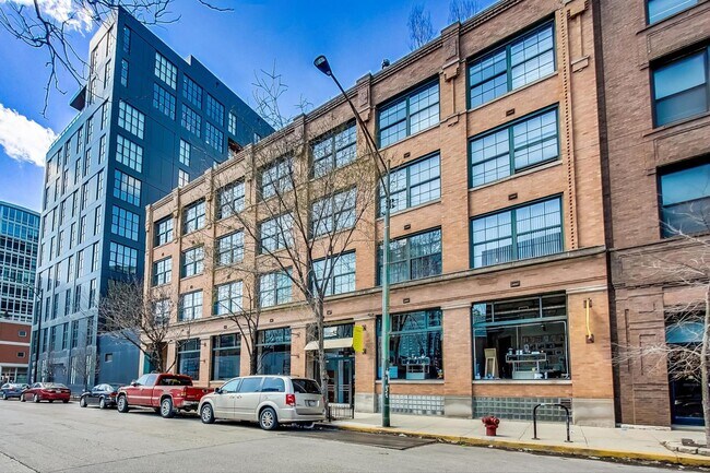 Building Photo - 110 N Peoria St Unit 307 Rental