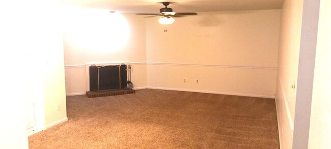 Photo - 302 Patriot Ln Unit B