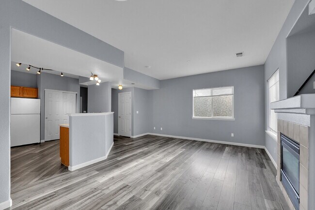 Photo - $1,975.00 - 2 Bedrooms, 2.5 Bathrooms, Tow... Unidad 1